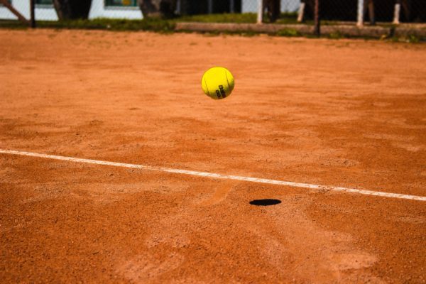 Årsrapport og protokoll for 2023 Holmenkollen Tennisklubb samuel elias nadler JzHSIzNYnU unsplash